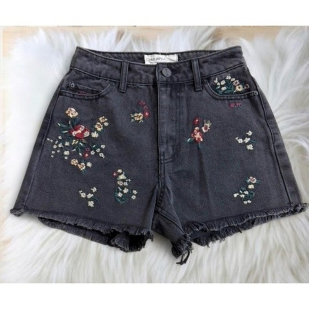 Banjara Denim‎ Shorts Black Floral Boho Festival Cottagecore Embroidered Sz 0 23